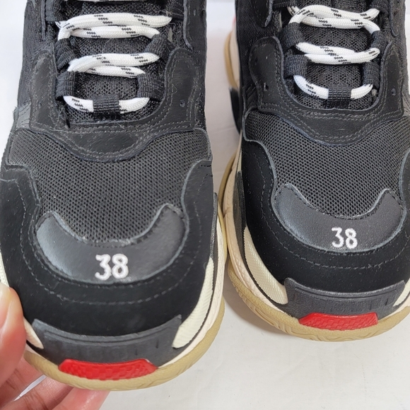 BALENCIAGA Triple S Sneaker Womens Sz 38 Black Made In Italy Designer Athleisure - Picture 4 of 13